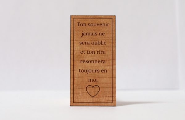 Amulette funéraire adhésive en bois de cerisier massif