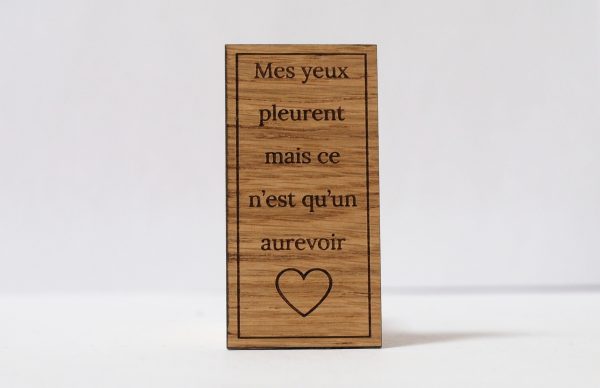 Amulette funéraire adhésive en bois de chêne massif
